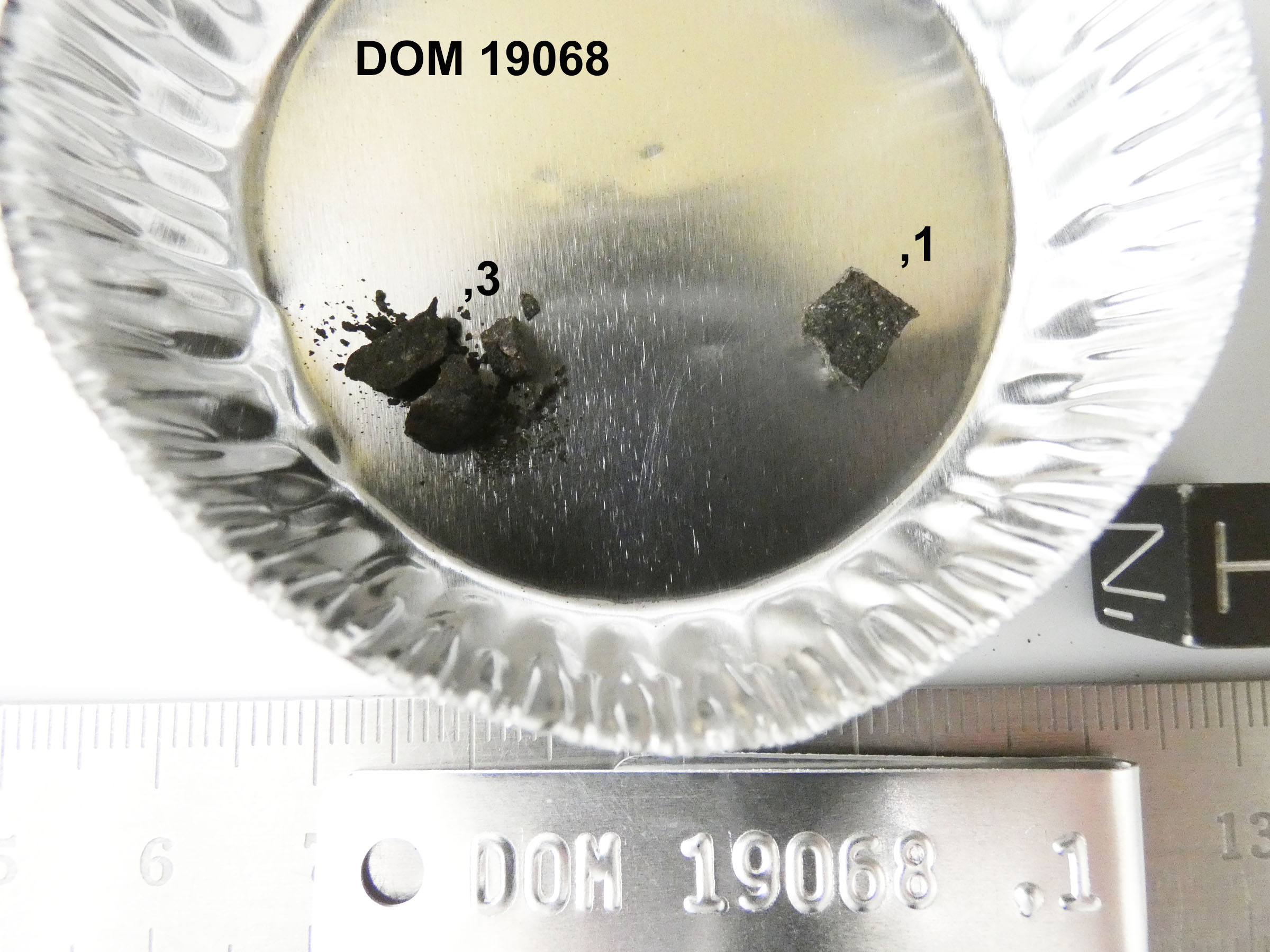 Lab Photo of Sample DOM 19068