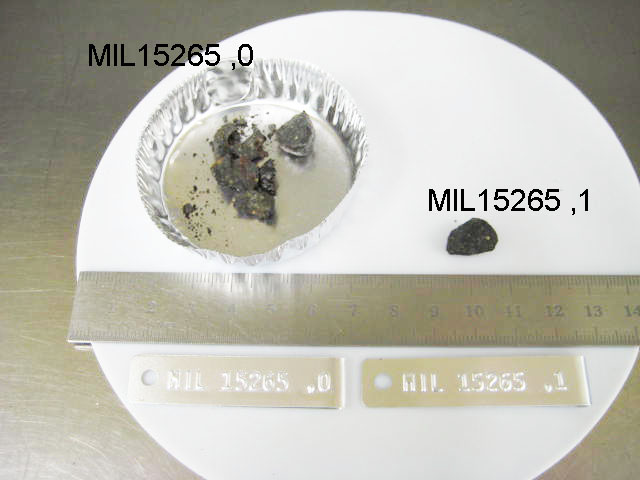 Lab Photo of Sample MIL 15265  Displaying Splits View
